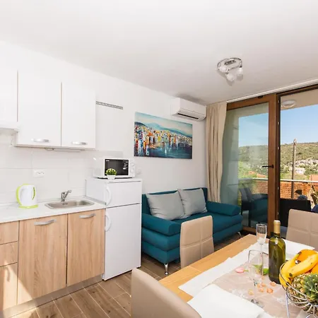 Appartement Family-friendly With Swimming Pool Drvenik Veliki, Drvenik - 16377 Veliki Drvenik