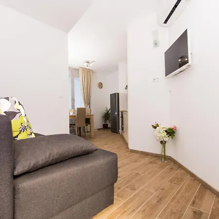 Appartement Family-friendly With Swimming Pool Drvenik Veliki, Drvenik - 16377