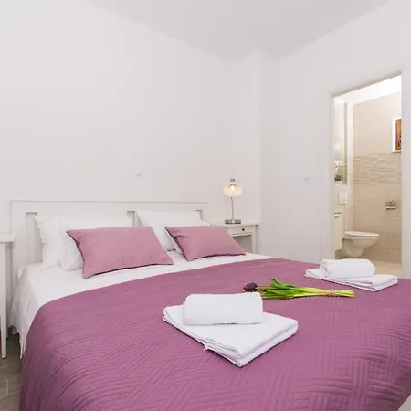 Family-friendly With Swimming Pool Drvenik Veliki, Drvenik - 16377 Appartement